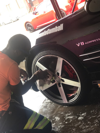 Car Wash «Bubbles Hand Car Wash, LLC», reviews and photos, 726 Windsor St, Hartford, CT 06120, USA