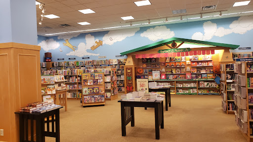 Book Store «Barnes and Noble», reviews and photos, 2500 N Mayfair Rd, Milwaukee, WI 53226, USA