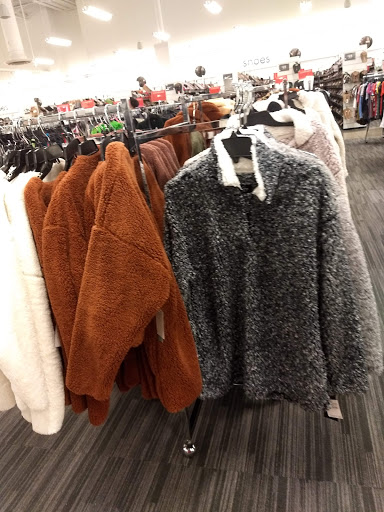 Department Store «Nordstrom Rack Tempe Marketplace», reviews and photos, 1900 E Rio Salado Pkwy, Tempe, AZ 85281, USA