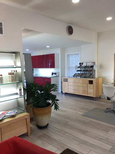 Beauty Salon «De Rouge Salon & Skincare», reviews and photos, 161 Gateway Dr, Winchester, VA 22603, USA