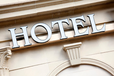 RR HOTELS & FINANCE à Paris