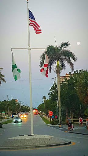 Bar «Beach Box Cafe», reviews and photos, 9020 Gulf Shore Dr, Naples, FL 34108, USA