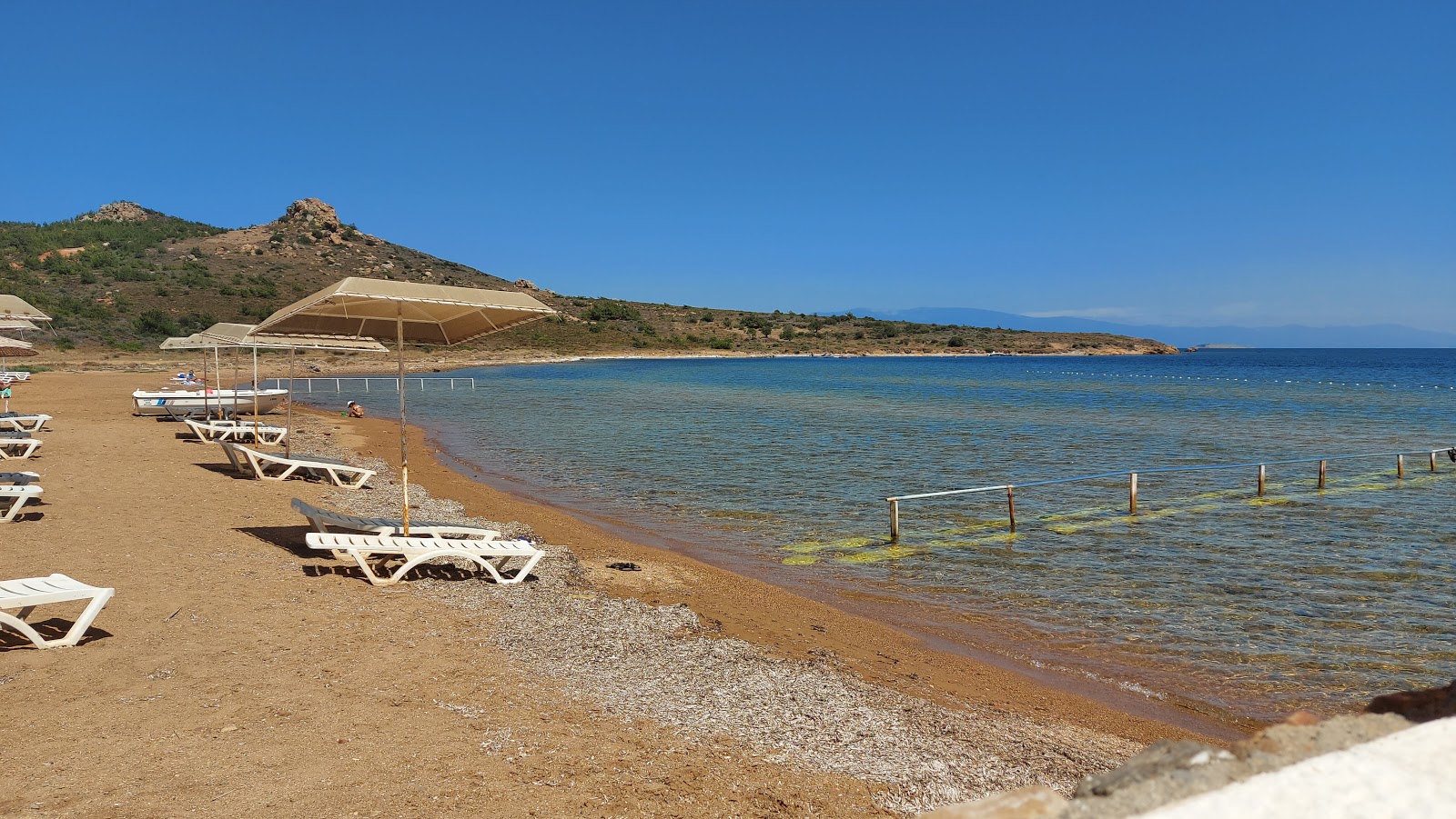 Foto de Cataltepe beach con guijarros beige superficie
