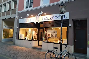 Salon Holzapfel image