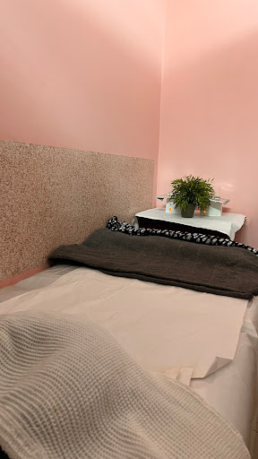 Beauty Salon «Kanza Beauty Salon», reviews and photos, 2140 W Devon Ave, Chicago, IL 60659, USA