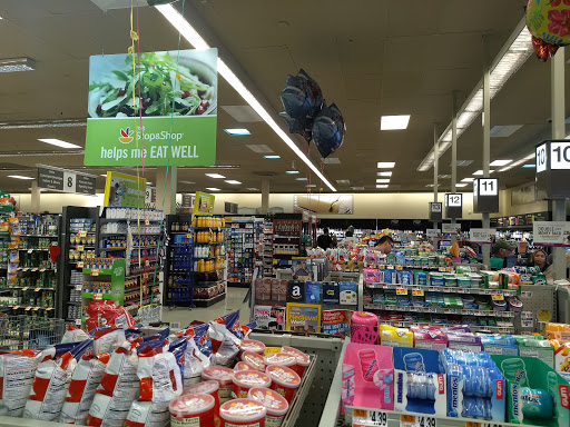 Grocery Store «Stop & Shop», reviews and photos, 112-15 Beach Channel Dr, Far Rockaway, NY 11693, USA