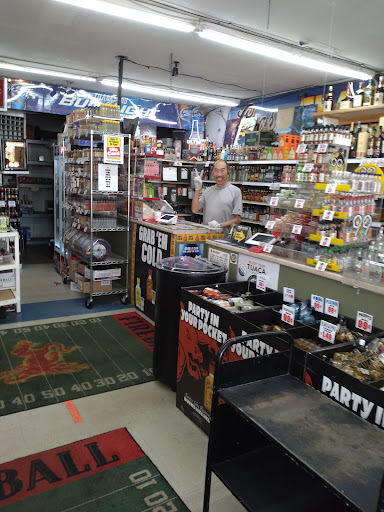 Liquor Store «T L Discount Liquor», reviews and photos, 2010 Kipling St, Lakewood, CO 80215, USA