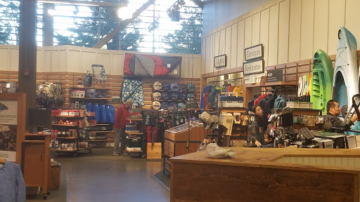 Clothing Store «L.L. Bean», reviews and photos, 340 Legacy Pl, Dedham, MA 02026, USA