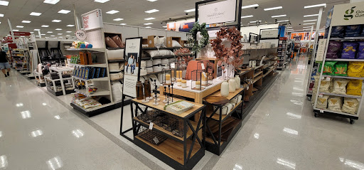 Department Store «Target», reviews and photos, 1750 W 37th St, Hialeah, FL 33012, USA