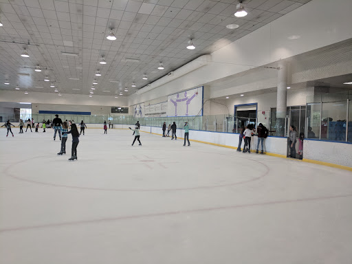 Shopping Mall «Bridgepointe Shopping Center», reviews and photos, Bridgepointe Pkwy, San Mateo, CA 94404, USA