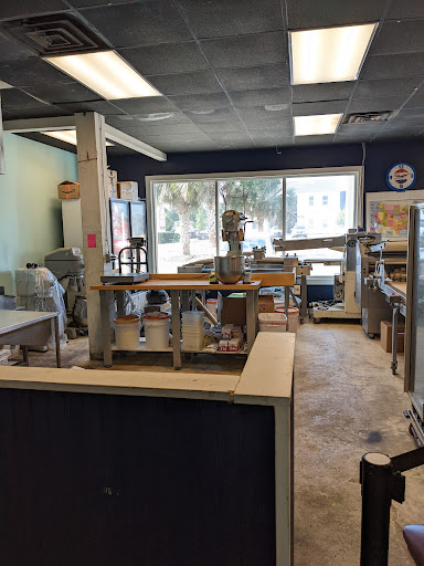 Donut Shop «Flip Flops Donut Shop», reviews and photos, 129 Bogue Inlet Dr, Emerald Isle, NC 28594, USA