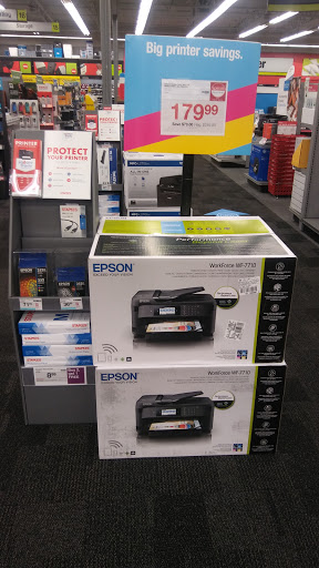 Office Supply Store «Staples», reviews and photos, 19141 Golden Valley Rd, Santa Clarita, CA 91387, USA