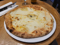 Pizza du Restaurant italien Bombolò Epicerie-Pizzeria-Oenothèque-Traiteur Italien à Paris - n°8