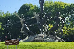 "Musica" Statue image