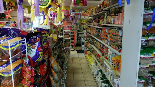 Mexican Grocery Store «NUEVO HORIZONTE MARKET LLC», reviews and photos, 3460 SW 185th Ave, Aloha, OR 97006, USA