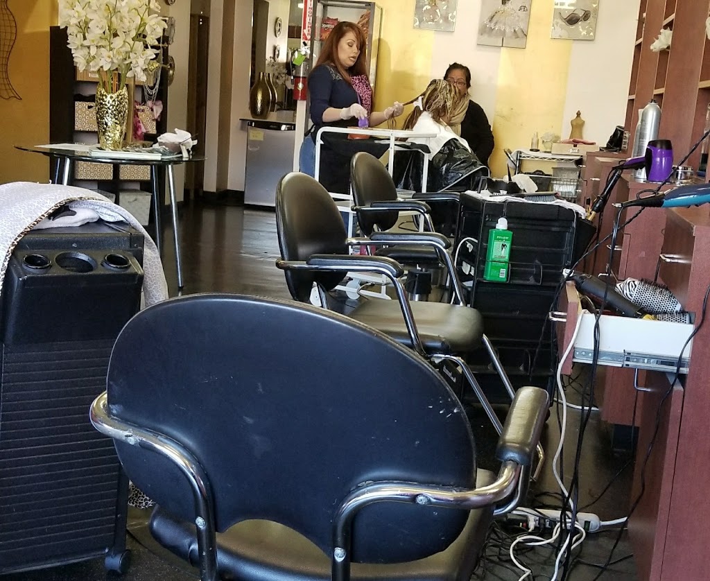 Adrianas Beauty Salon 94806