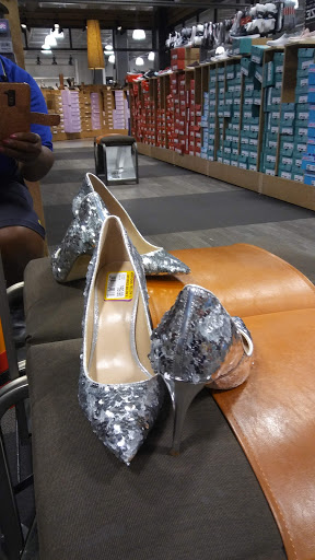 Shoe Store «DSW Designer Shoe Warehouse», reviews and photos, 8335 Westchester Dr, Dallas, TX 75225, USA