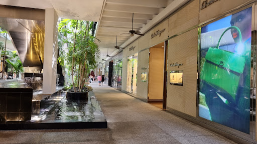 Clothing Store «Neiman Marcus», reviews and photos, 9700 Collins Ave, Bal Harbour, FL 33154, USA