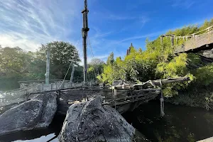 Le Pont Suspendu image