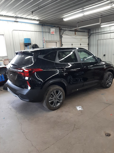 Auto Body Shop «Petersen Body Shop», reviews and photos, 3603 S Burdick St, Kalamazoo, MI 49001, USA