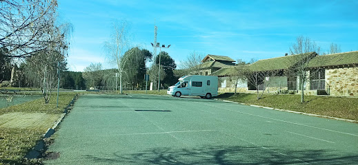 Estacionamiento de Caravanas Pinos Cimeros en Hoyos del Espino, Ávila