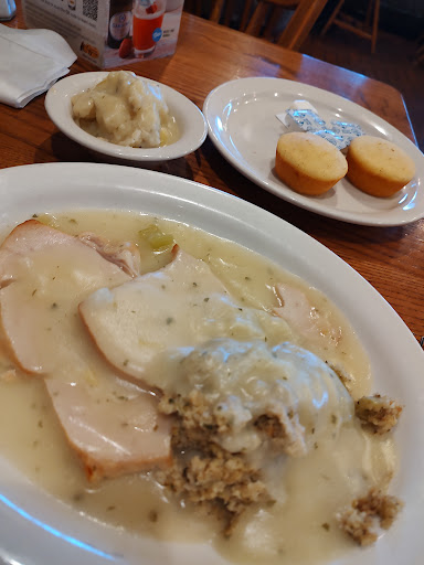 American Restaurant «Cracker Barrel Old Country Store», reviews and photos, 11000 Dixie Hwy, Louisville, KY 40272, USA