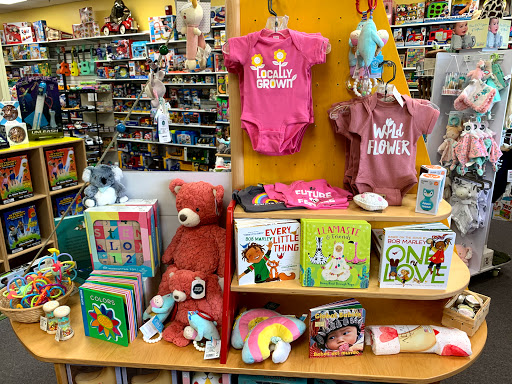 Toy Store «Island Treasure Toys Yarmouth», reviews and photos, 805 US-1, Yarmouth, ME 04096, USA