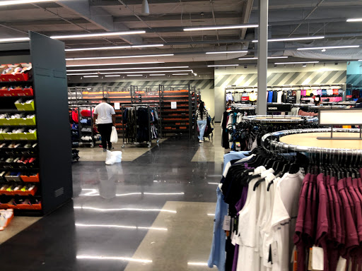 Sporting Goods Store «Nike Clearance Store», reviews and photos, 1275 Marina Blvd, San Leandro, CA 94577, USA
