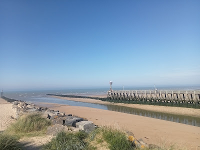 Aire de camping car 3 nuits/4jours interdit table chaise longue à Courseulles-sur-Mer