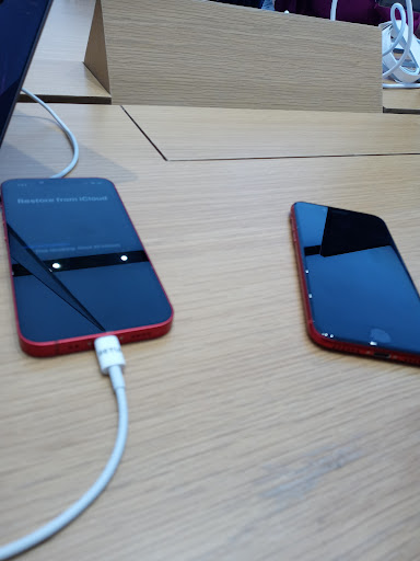 Apple Brea Mall image
