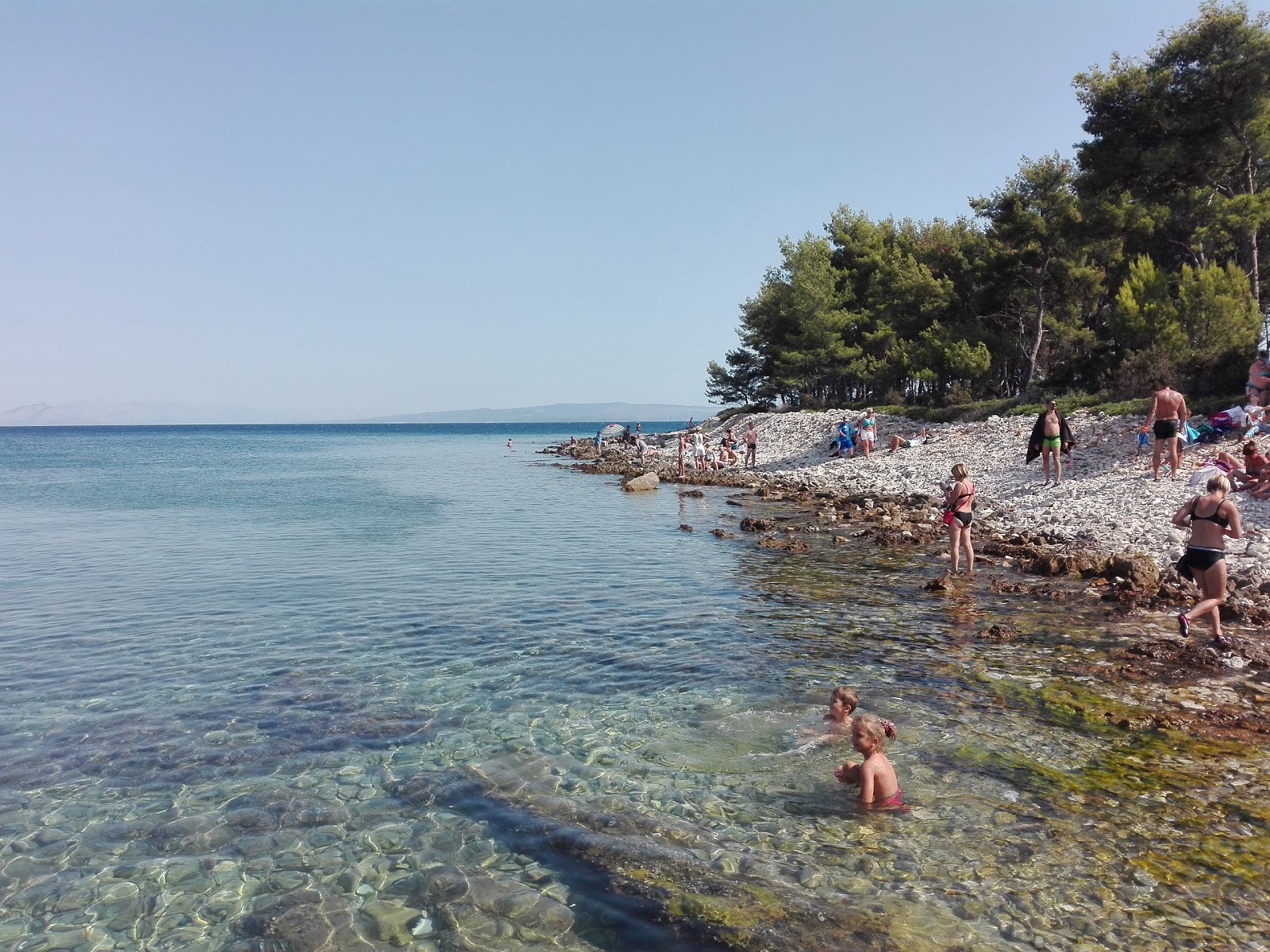 Foto von Plaza Mala Luka mit eine gerade küstenlinie