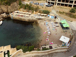 Liman II beach'in fotoğrafı dağlarla çevrili