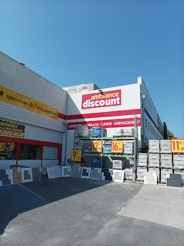 Ambiance Discount à Cannes