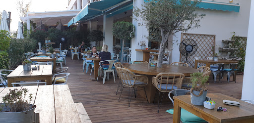 Bolero Cafeteria Pub - C. Jerez, 5, 29670 Marbella, Málaga