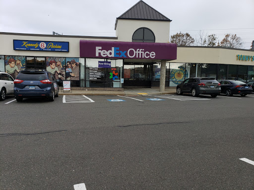 Print Shop «FedEx Office Print & Ship Center», reviews and photos, 1078 W Main St, Branford, CT 06405, USA