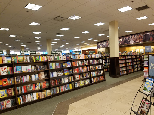 Book Store «Barnes & Noble», reviews and photos, 113 W County Center, Des Peres, MO 63131, USA
