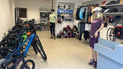 FB Mountain Cycles à Saint-Michel-de-Maurienne