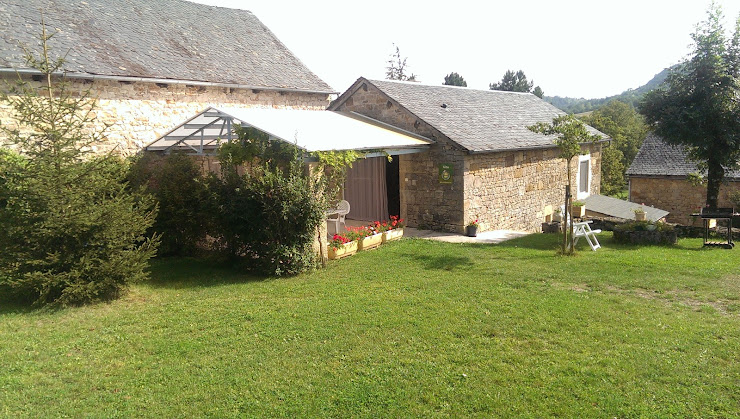 Extérieur Hébergement Gîte rural l'Oustal de Louis 12150 Sévérac-d'Aveyron