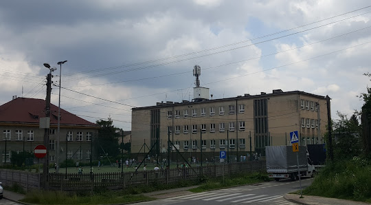 Szkoła Podstawowa nr 1 im. A. Mickiewicza Szkolna 3, 42-500 Będzin, Polska