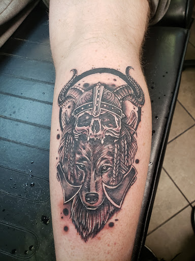 Tattoo Shop «For the Love of Ink, Tattoos and Body Piercing», reviews and photos, 55 W Main St, Wilmington, OH 45177, USA