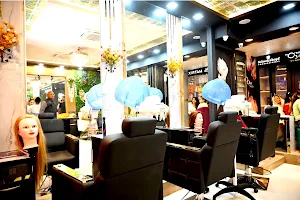 Dior Beauty Salon image