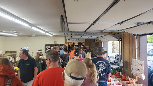 Produce Market «Barber Orchard Fruitstands Inc», reviews and photos, 2855 Old Balsam Rd, Waynesville, NC 28786, USA