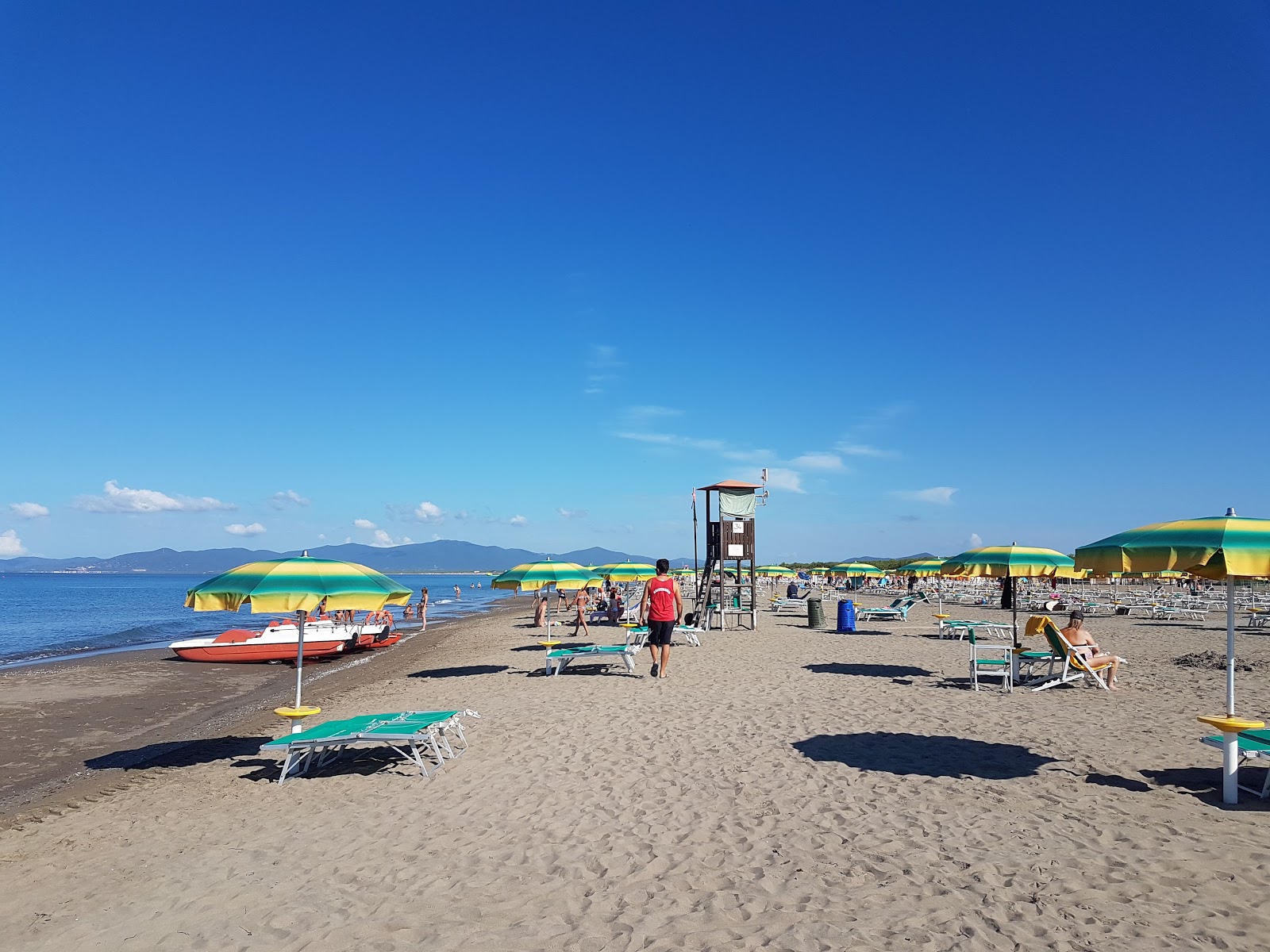 Photo de Spiaggia Principina a Mare #alt_locality_no