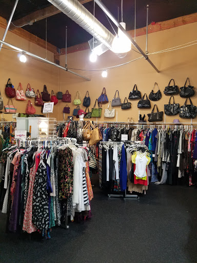 Consignment Shop «Lucky Star Consignment Clothing», reviews and photos, 3276 NW Plaza Rd, Silverdale, WA 98383, USA