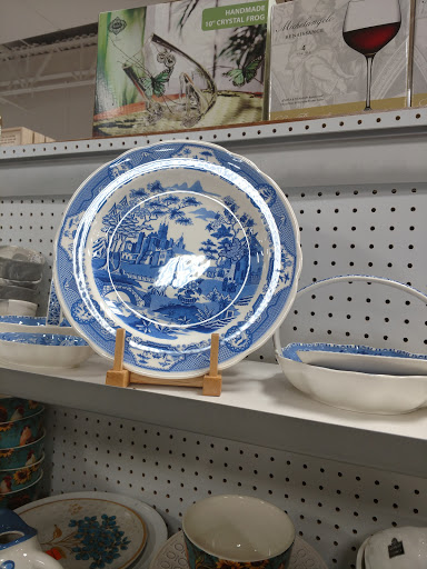 Home Goods Store «Tuesday Morning», reviews and photos, 2325 S Stemmons Fwy #103, Lewisville, TX 75067, USA