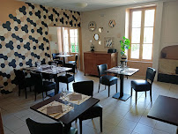 Atmosphère du Restaurant Les 2 Tours Bouillé Saint Paul à Val en Vignes - n°2