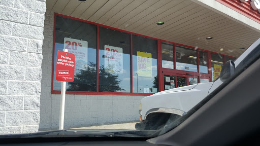 Office Supply Store «Staples», reviews and photos, 9222 E R L Thornton Fwy, Dallas, TX 75228, USA