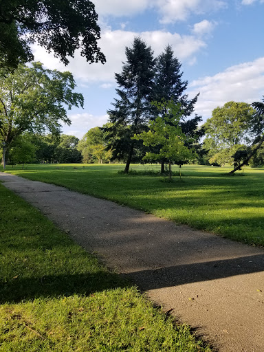 Public Golf Course «Lake Park Golf Course», reviews and photos, 3133 E Newberry Blvd, Milwaukee, WI 53211, USA