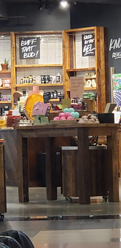 Cosmetics Store «Lush Cosmetics», reviews and photos, 104 Walden Galleria, Buffalo, NY 14225, USA