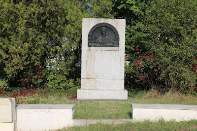 Stèle du Maréchal de Castellane à Sathonay-Camp
